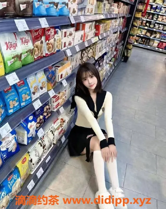 温州楼凤-温州困困，168cm/49kg，34b，热情服务等你体验