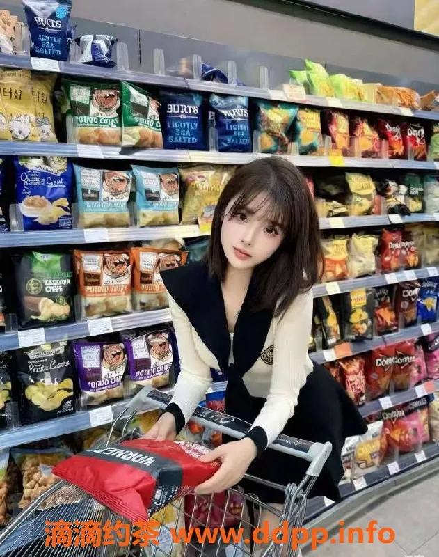 温州楼凤-温州困困，168cm/49kg，34b，热情服务等你体验