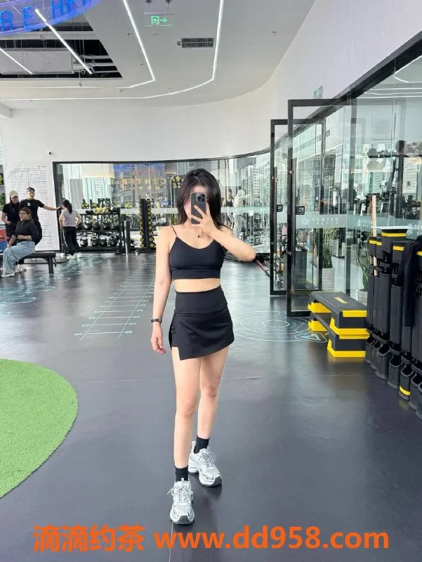 南通楼凤-南通崇川区健身教练，23岁，161cm，95斤