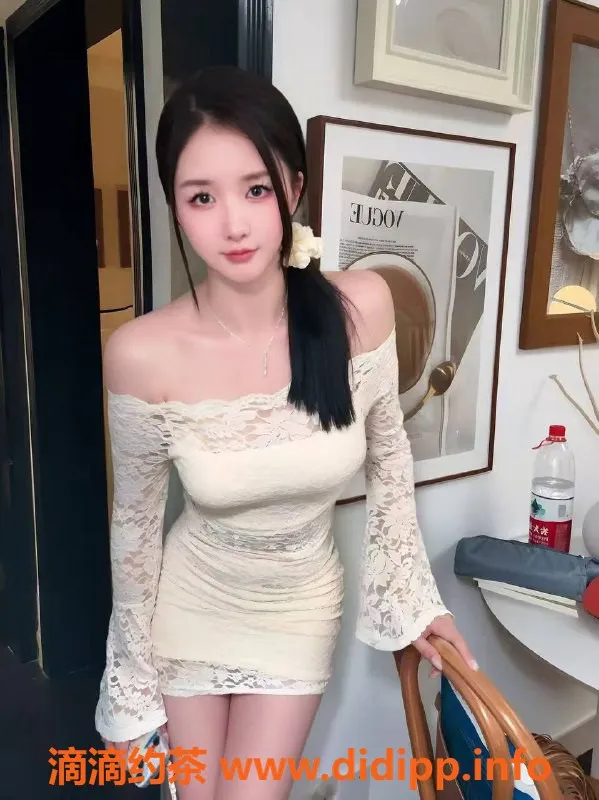 广州楼凤-天河雪碧，900元私密服务，温柔迷人