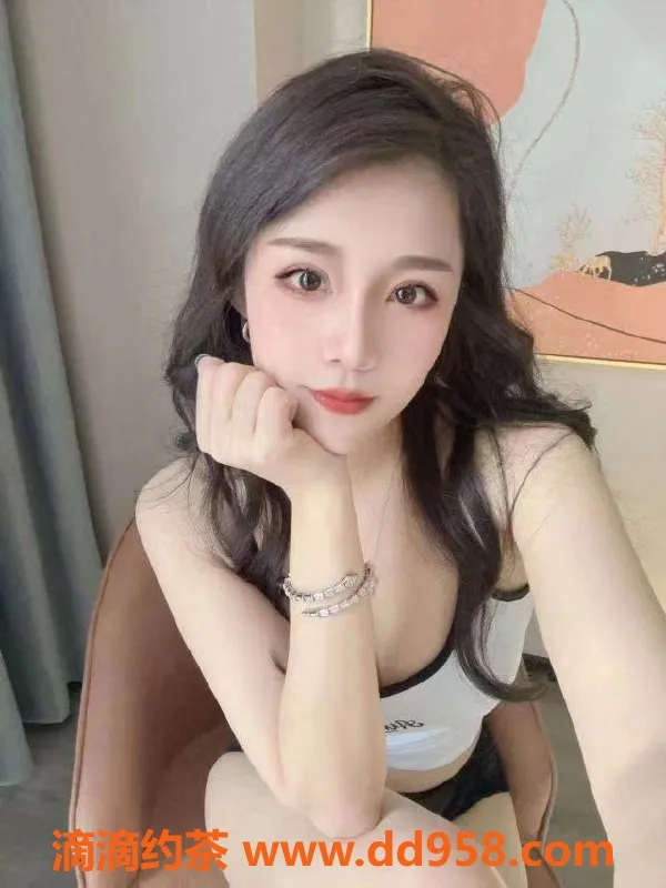 重庆楼凤资源信息,大学城小雪，26岁D杯诱惑，165cm/50kg