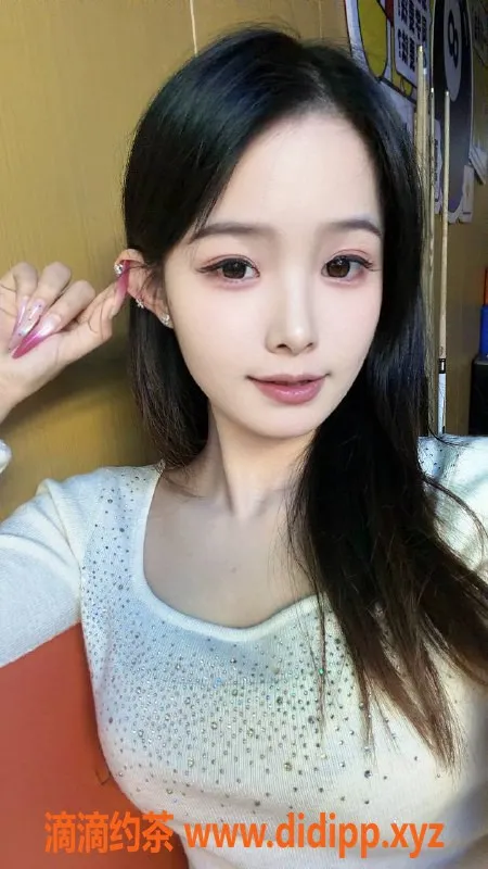 广州楼凤-天河嫩妹点点，水费800p，快来体验！