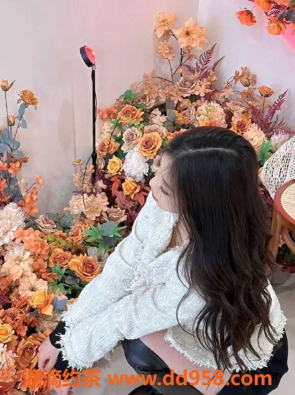 南通楼凤-南通学生兼职小花，165cm，90斤，服务优质