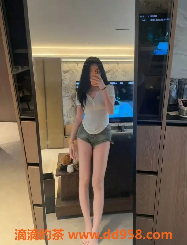 无锡楼凤-新吴区Au，165cm初下海甜妹，价格优惠