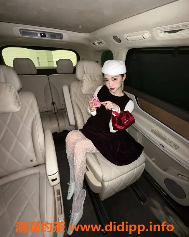 赣州楼凤资源信息,岳阳名明，嫩妹服务6张全套