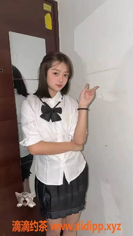 成都楼凤-成华区17岁颜值车，163cm 90斤