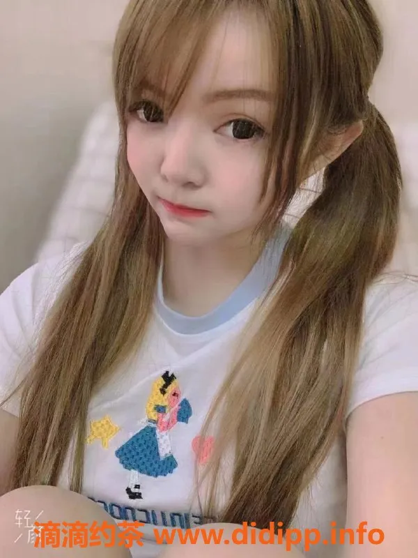 成都楼凤-樱子 26岁 160cm 90斤 精品服务 500元起