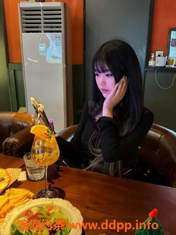 常州楼凤-武进万达嫩妹布布，163cm，90斤，800元起