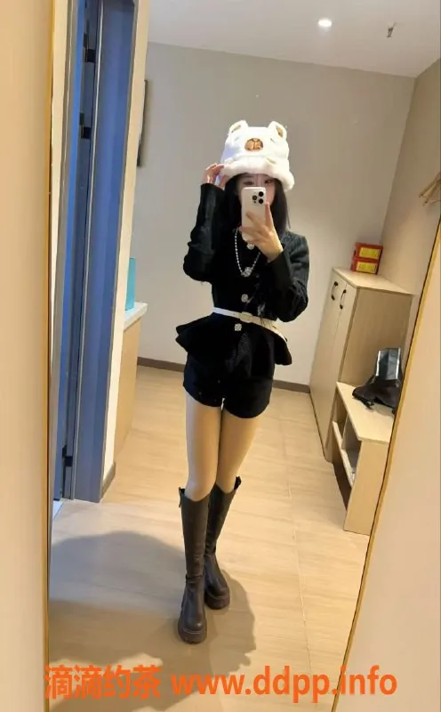 常州楼凤-武进茜茜，165嫩妹冷白皮只需1000元