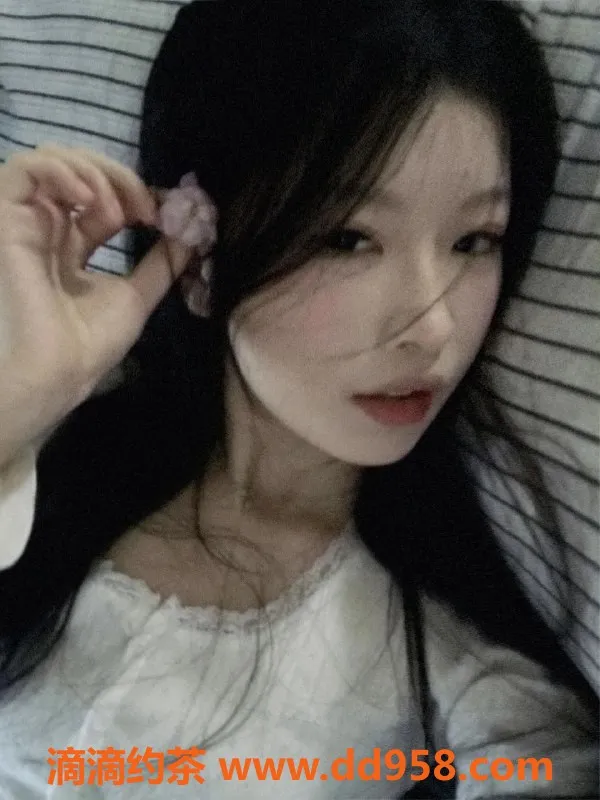 常州楼凤-武进果冻，162cm嫩妹，800起陪浴服务