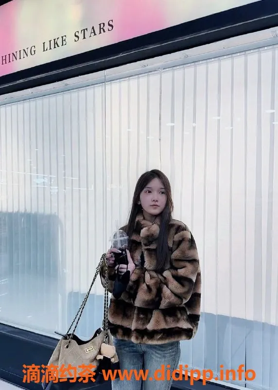 常州楼凤-武进万达18嫩妹，166高97重，陪浴服务