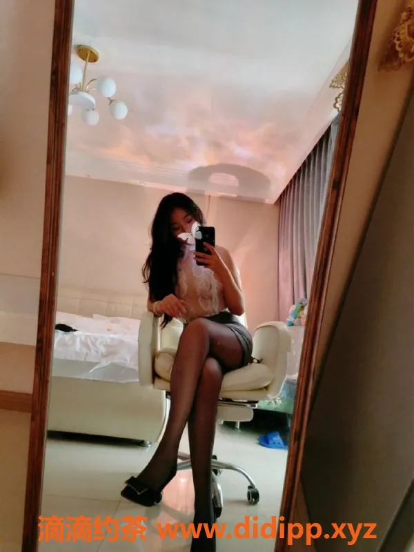 重庆楼凤-微电园Coco：24岁 性感魅惑，服务多样