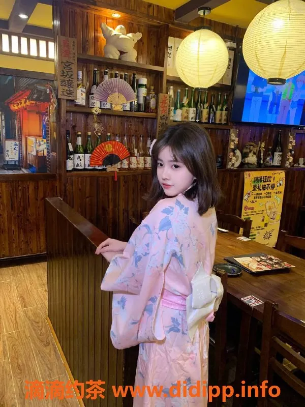 深圳楼凤-南山金灵，162cm 45kg，1500起，瑜伽女神