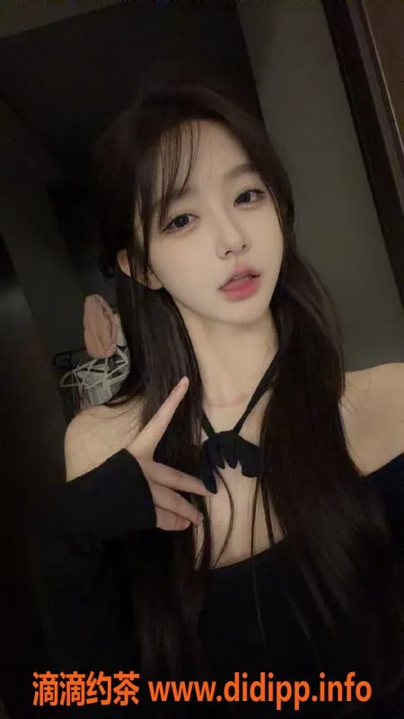 广州楼凤-海珠区艺二学妹徽因，20岁，165cm，32C