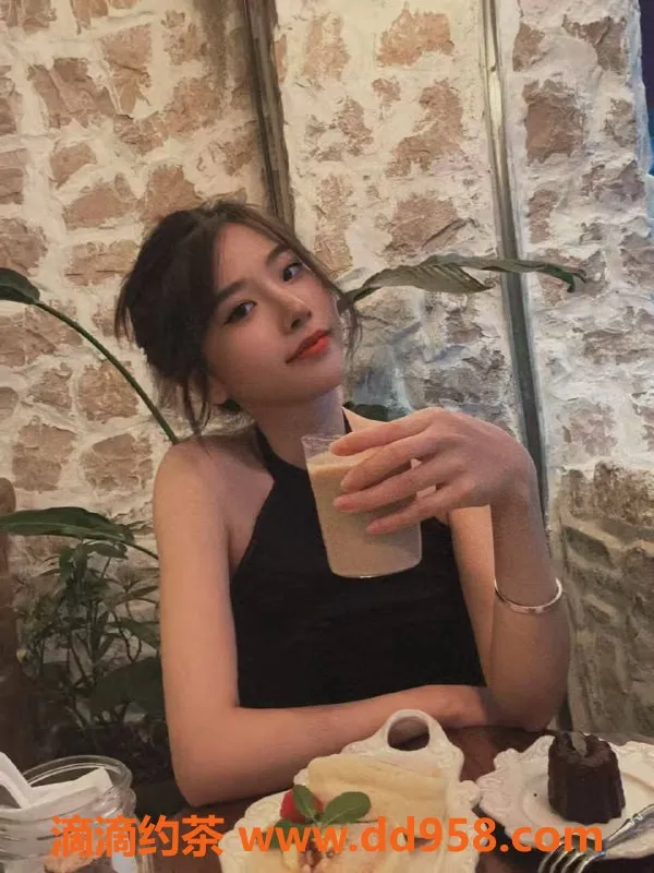 广州楼凤-天河嫩妹薇薇，700元体验精彩服务