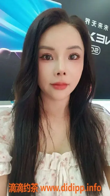 广州楼凤-荔湾倩倩，服务超值，课费仅400