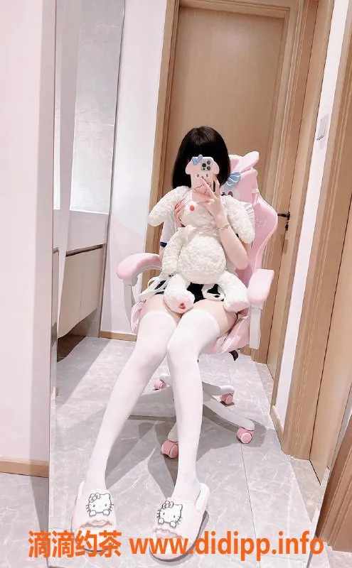 北京楼凤资源信息,草房小雪儿 22岁160cm 皮肤白皙服务热情