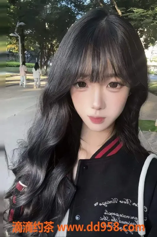 常州楼凤-武进馨儿，162cm小妹，800元起陪浴服务