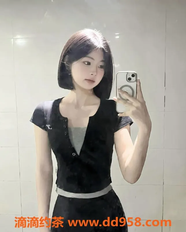 广州楼凤-白云区欢欢-20岁165cm 32C嫩妹等你来约