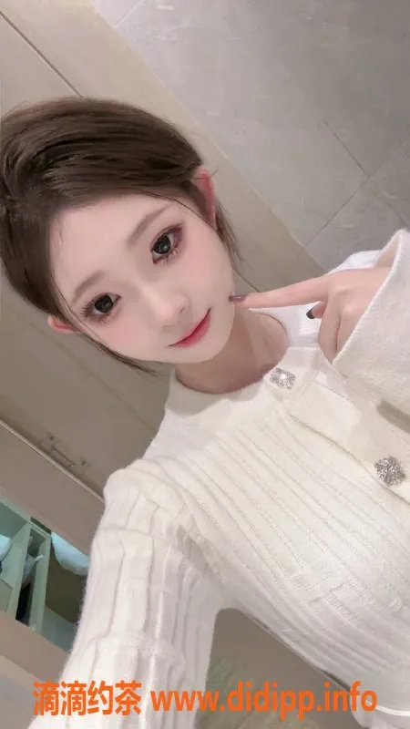 深圳楼凤-宝安小萌，900元嫩妹制服服务等你体验