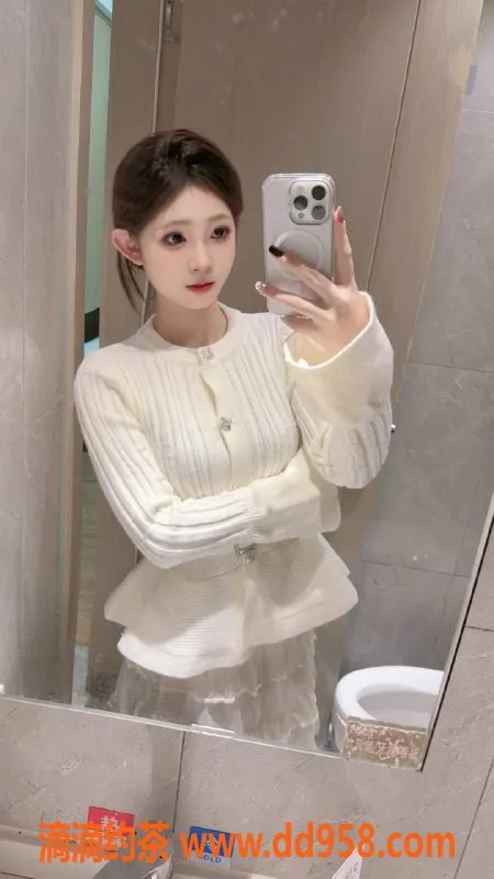 深圳楼凤资源信息,宝安小萌，900元嫩妹制服服务等你体验