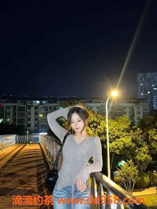 常州楼凤-常州佩佩，25岁165cm，97斤C罩，双向无套路