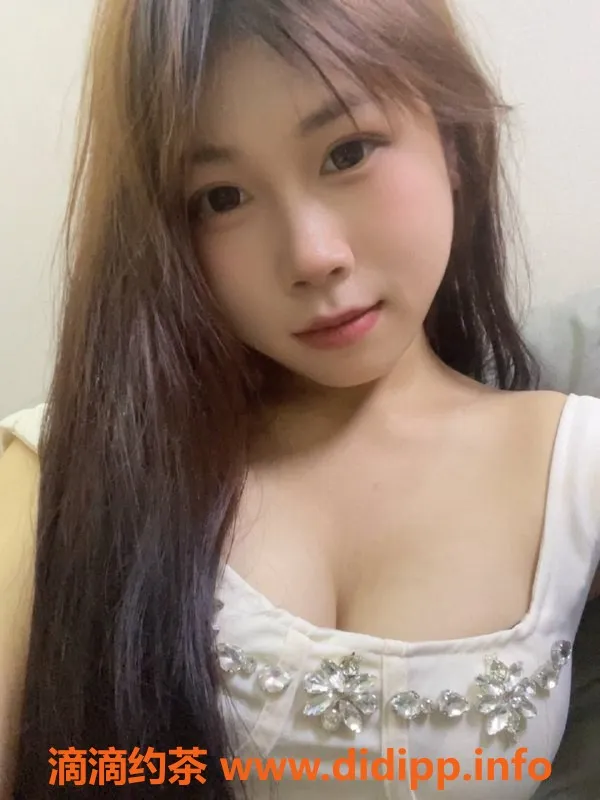 广州楼凤-禅城君君，700元享鸳鸯浴服务