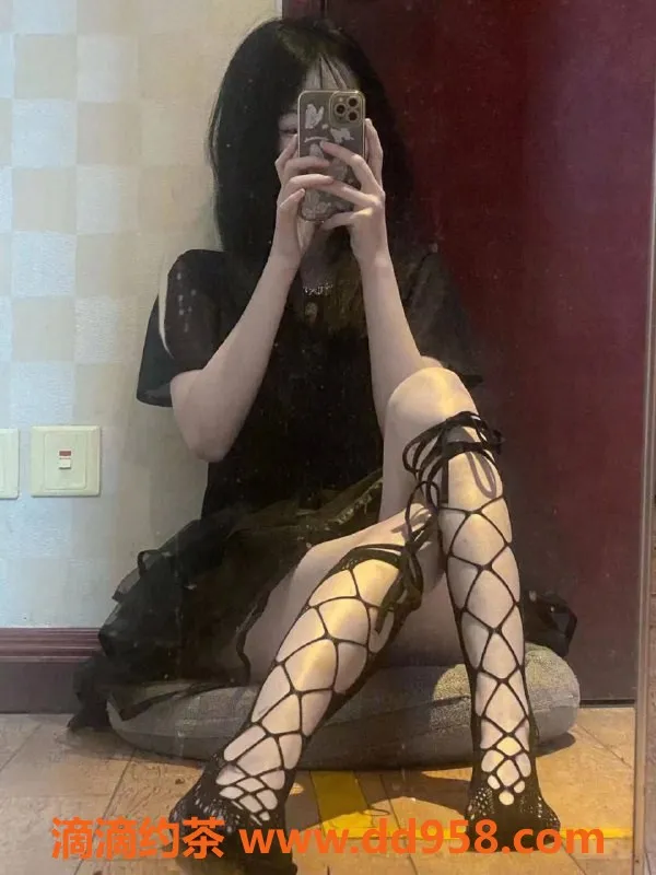 成都楼凤-锦江区嫩妹夏夏，7P热情服务