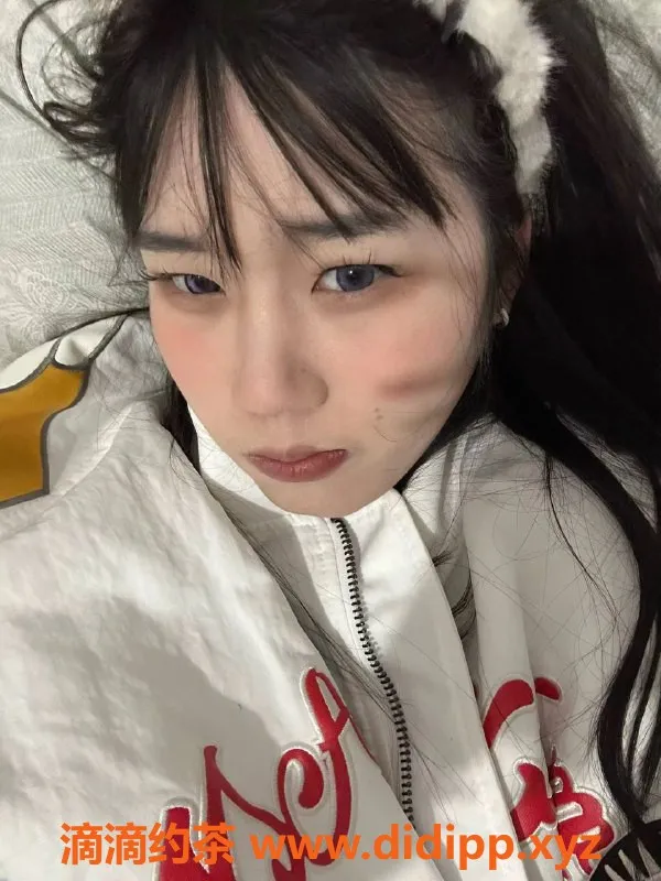 深圳楼凤-宝安嫩妹可心，900元舌吻服务超满足！