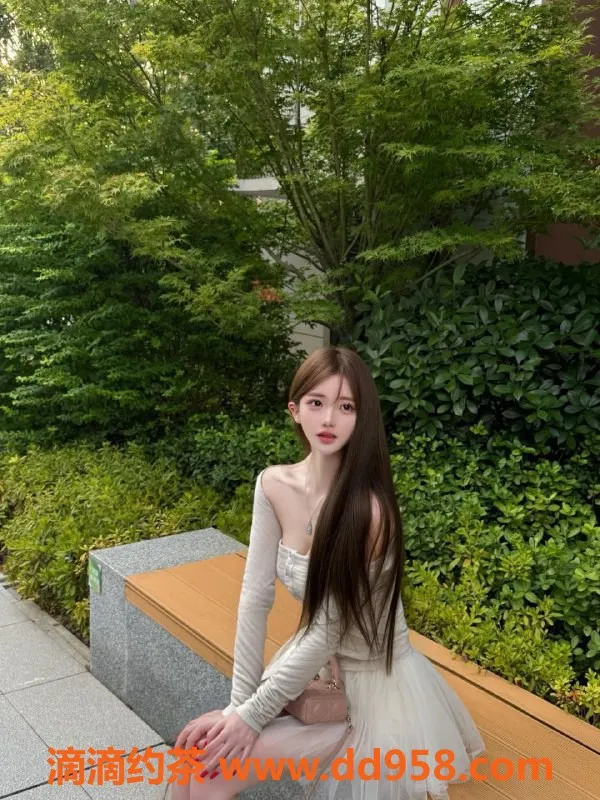 广州楼凤-越秀区锦洛，20岁，身高169，服务细腻