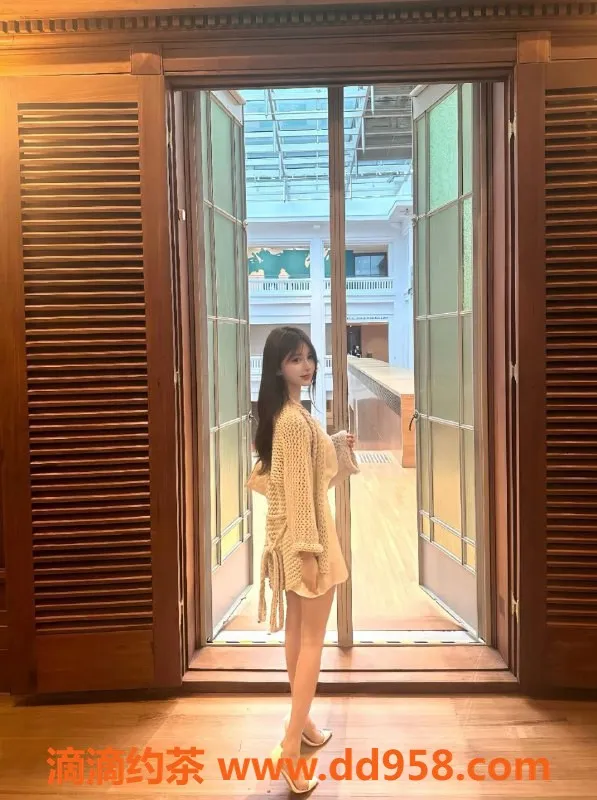 广州楼凤-越秀区锦洛，20岁，身高169，服务细腻