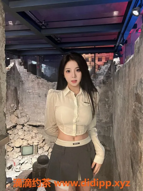 广州楼凤-荔湾19岁梓吟，168cm，34C，茶水费600元起