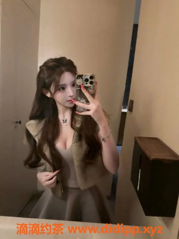 广州楼凤-荔湾19岁梓吟，168cm，34C，茶水费600元起