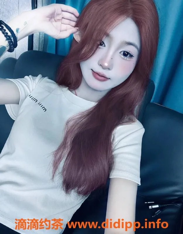 惠州楼凤-小七 大亚湾 19岁 163cm 提供制服丝袜服务