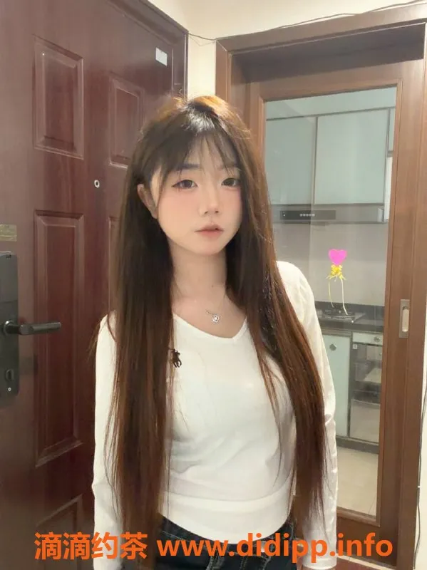 广州楼凤-嫩妹糯糯，天河区域600p火热推荐