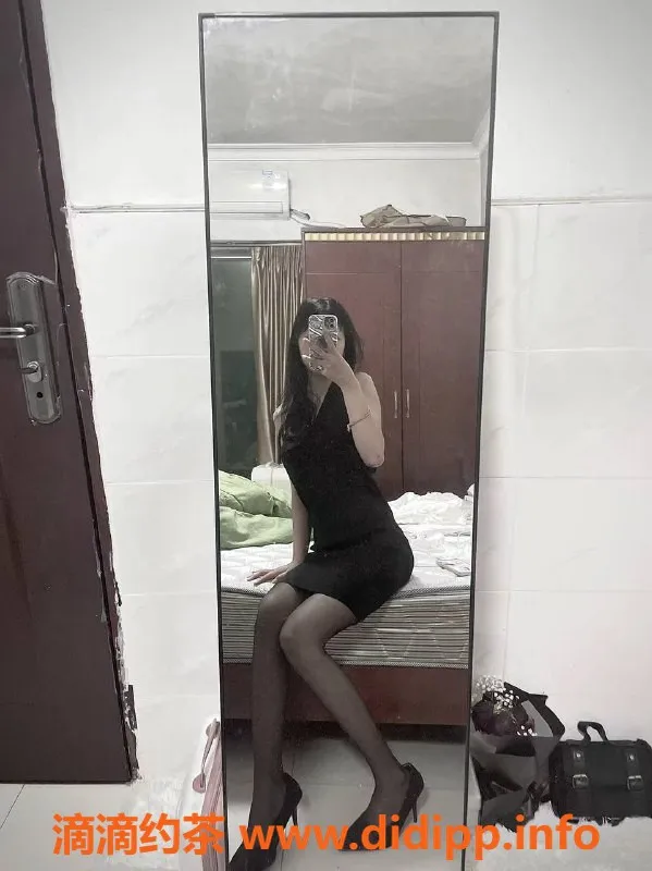 深圳楼凤资源信息,深圳龙华晓晓，800元起，专业六九服务