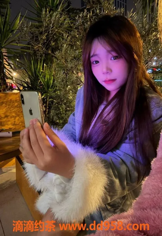 成都楼凤资源信息,成华区18岁妹子，162cm，90斤，女上技术一流