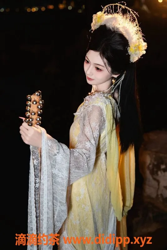 常州楼凤-常州研研，22岁，身高166，身材诱人，价格8起