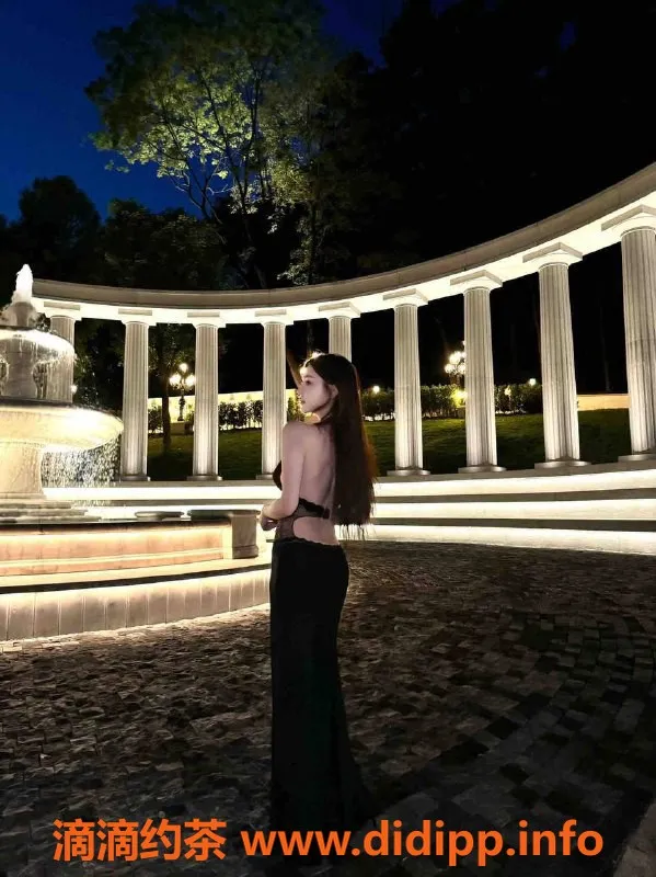 乌鲁木齐楼凤-00年高级自然脸美女，173身高，100斤大E胸围