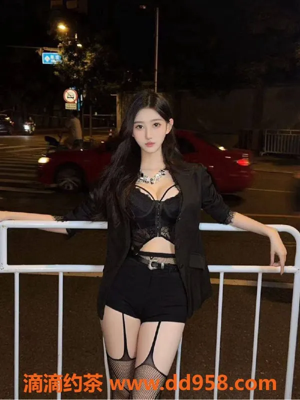 乌鲁木齐楼凤-03年E杯甜美嫩模，175身高53斤热情服务