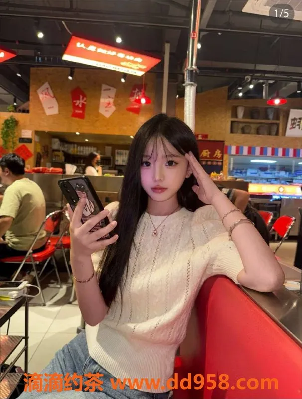 广州楼凤-天河嫩妹小雪，1100p服务等你来体验