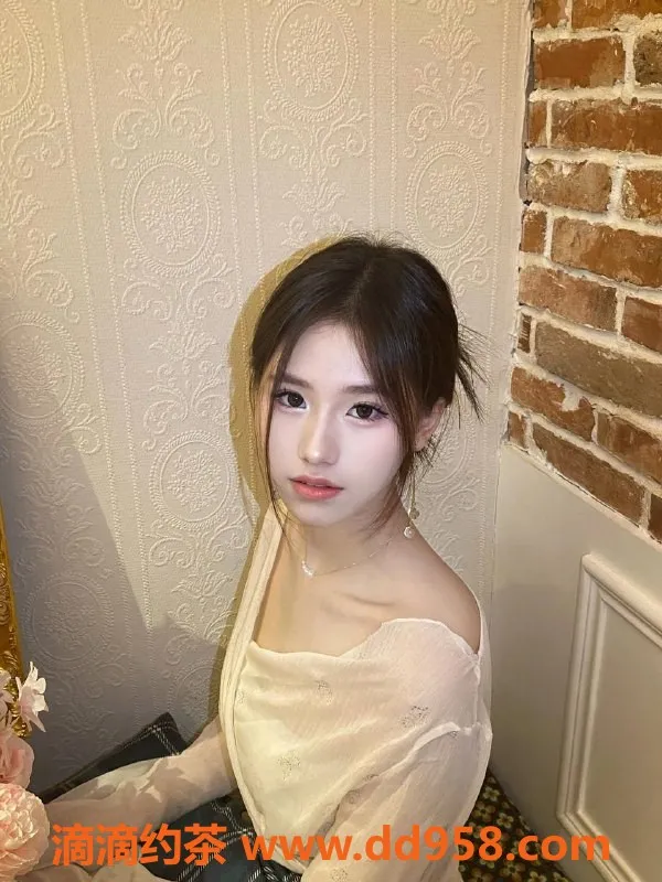 杭州楼凤-上城区新人女友感，肤白貌美，166/92 B+