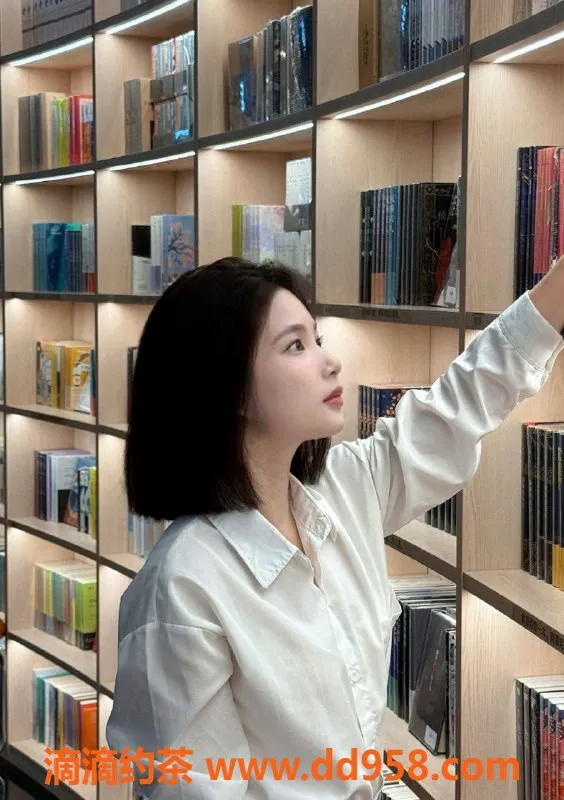 深圳楼凤资源信息,南山短发白虎元宝，163高45重，1200起