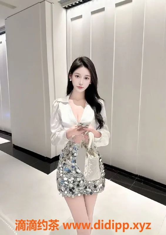 深圳楼凤-南山乔伊，24岁168D，46kg优质服务