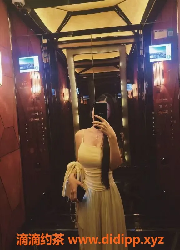 广州楼凤-天河御姐喜儿，巨乳双飞服务等你来体验！