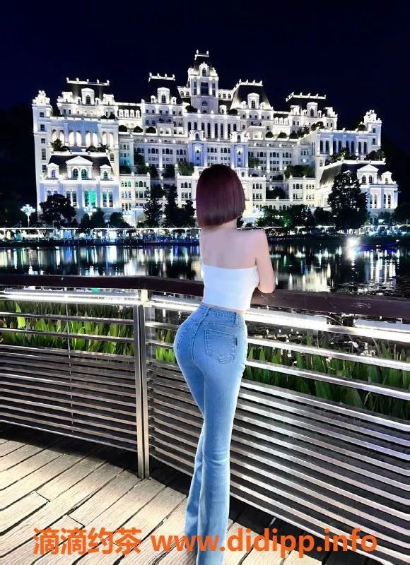 北京楼凤-八宝山玲珑嫩妹内衣批发，25Z起