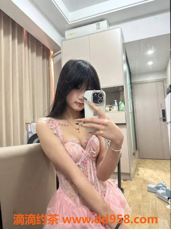 深圳楼凤-深圳龙华嫩妹萱宝，900起，舌吻制服服务