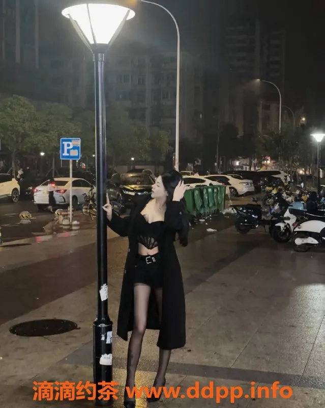 台州楼凤-台州小甜心18岁165cm C+罩杯，600元品茶