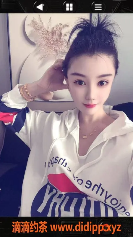 北京楼凤-亚运村娇娇，21岁C罩杯女友系，茶费1K