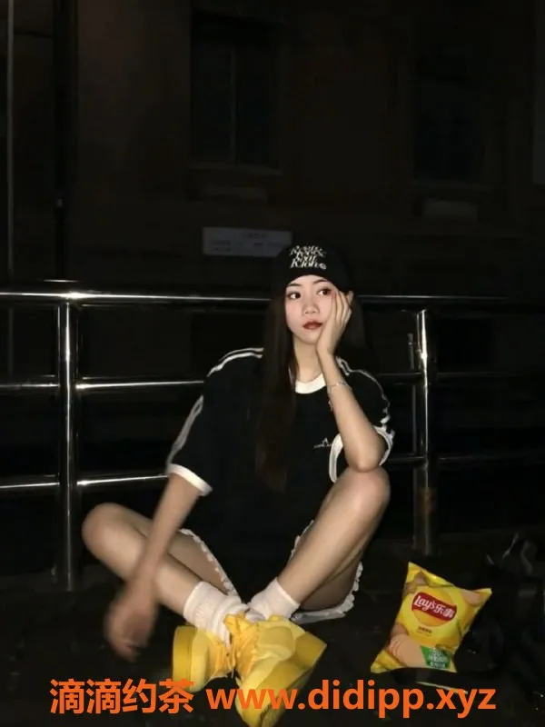 上海楼凤-闵行嫩妹叶若雨，18岁34B只需800元